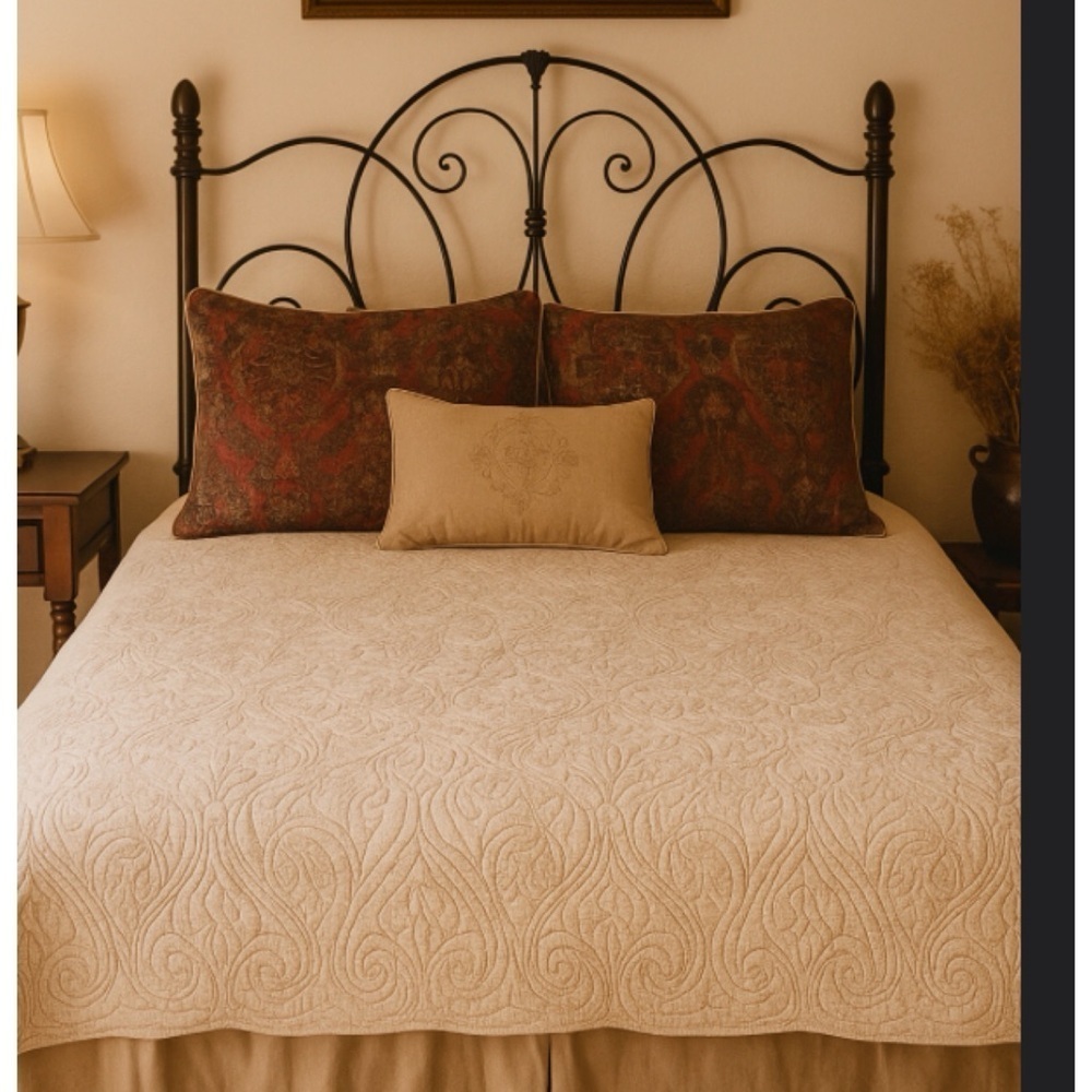 2 Vintage King Size 18 x 33” Woven Tapestry Crimson Cream Trim Pillow Covers